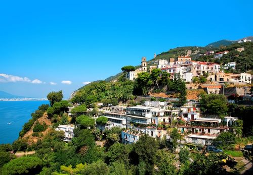 Cette ville moins chère et moins touristique que Positano est parfaite pour explorer la côte amalfitaine !