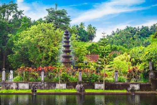 Bali : si vous visitez ce palais, vous pourrez marcher sur l’eau (ou presque) !