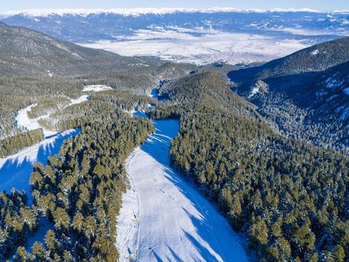 Ce très beau village est encore méconnu, c'est pourtant l'une des stations de ski les moins chères d'Europe