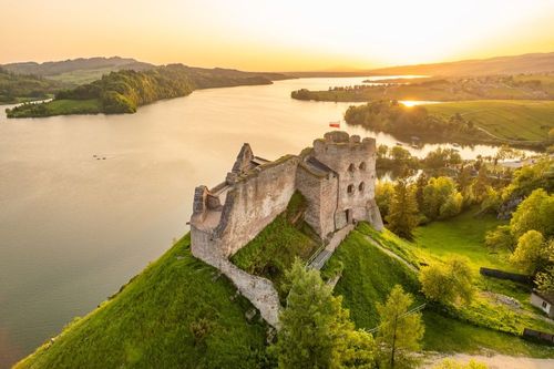Longtemps oublié, ce pays pas cher à 2h de la France attire de plus en plus de voyageurs (à visiter avant qu’il ne devienne trop touristique !)