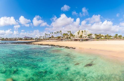 On a repéré ce bon plan : profitez du soleil de Lanzarote, 8 jours/7 nuits en pension complète avec vol dès 680 € !