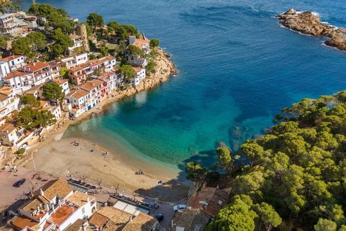 Une escapade au soleil : un séjour de 5 nuits sur la Costa Brava avec vol et hébergement demi-pension dès 418 € !