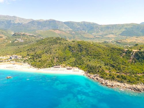 On a repéré ce bon plan : partez en Albanie pour 8 jours en road trip avec vols, hébergements et location de voiture dès 377 euros par personne !