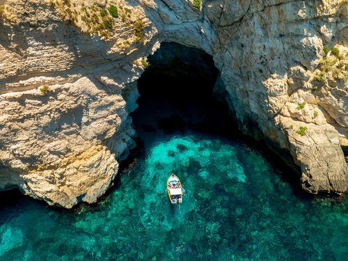 Paysages fantastiques et insolites, entrez dans l'antre de la terre... Ces 5 grottes à couper le souffle s'ouvrent à vous