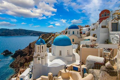 Voici 3 spots où admirer les plus beaux couchers de soleil de Santorin