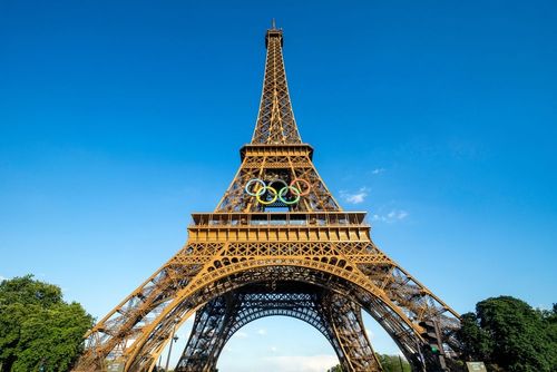 La tour Eiffel propose une expérience vertigineuse inédite aux visiteurs  ! (Vite, ça ne dure que quelques semaines !)