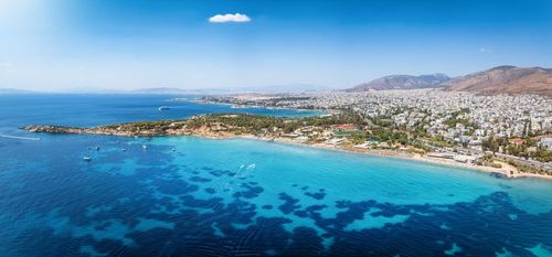 Après les visites, place au farniente ! 3 plages où se baigner près d’Athènes