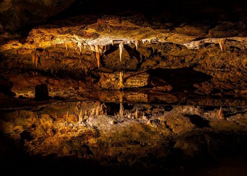 7 grottes et gouffres impressionnants à visiter en France pour en prendre plein les yeux (et se rafraîchir un peu)