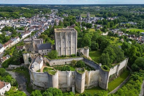 A 2h30 de Nantes, cette superbe cité médiévale est le spot idéal pour une virée automnale !