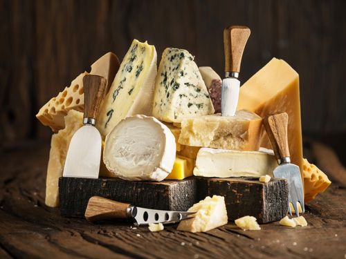 Découvrez la France autrement cet été : à chaque région son fromage à déguster !