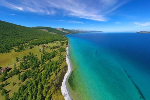 Aux quatre coins du monde, ces destinations aux paysages incroyables offrent des températures raisonnables en été !