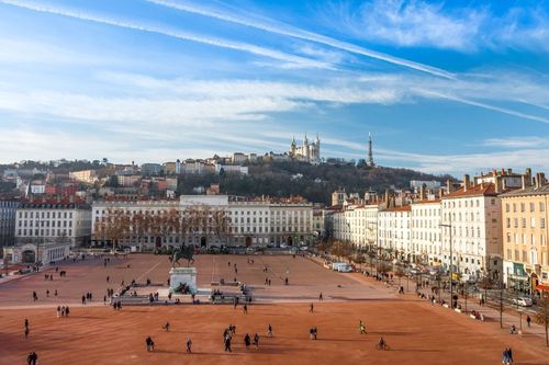 Vous partez à Lyon pour la Fête des Lumières ? Voici 5 expressions typiques à connaître avant d’y aller !
