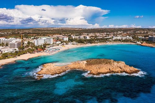 En France ou à l'étranger : 5 destinations où partir en septembre et éviter de reprendre le chemin des écoliers