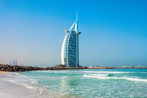 Dubaï : 7 secrets sur cet établissement considéré comme le seul hôtel 7 étoiles du monde !