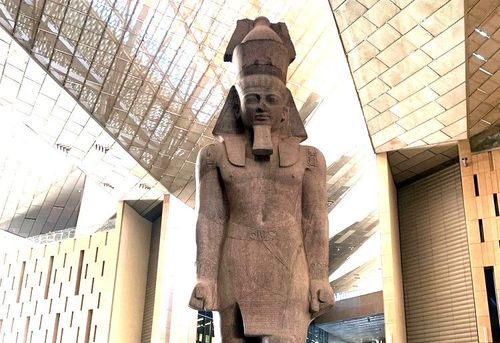 Pour la  première fois au monde, l'intégralité des 5400 objets du trésor de Toutankhamon sera visible au Grand Musée Égyptien du Caire !