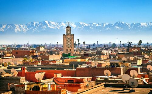 Ski, tyrolienne géante en plein désert ou karting sur l'eau : 10 activités insolites et peu connues à faire absolument à Marrakech (ou dans les environs)