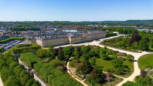 Châteaux, forêts, villages... à moins de 2h de Paris, ces 6 lieux sont parfaits pour une balade en famille cet été !