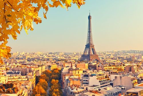 Saviez-vous que la Tour Eiffel change de taille chaque année ? Elle va bientôt rétrécir !
