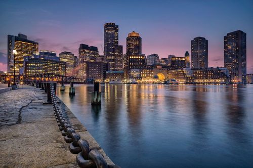 Il vivace quartiere di Waterfront a Boston
