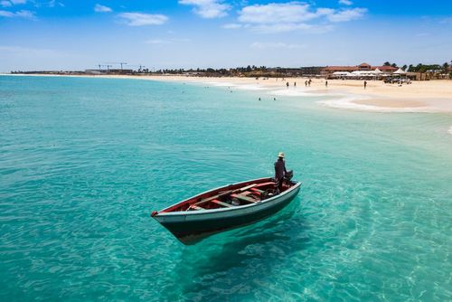 Marre de la foule ? Voici 7 destinations épargnées du tourisme de masse à découvrir en 2025 !