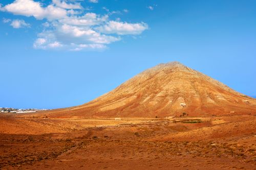 Discover the sacred mountain of Tindaya in Fuerteventura