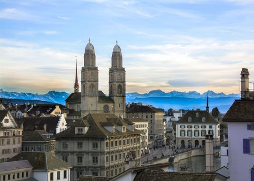 Besuchen Sie die Kirche Grossmünster