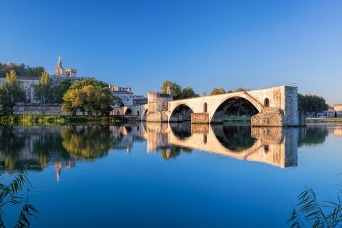 Dancing on the Pont d'Avignon?