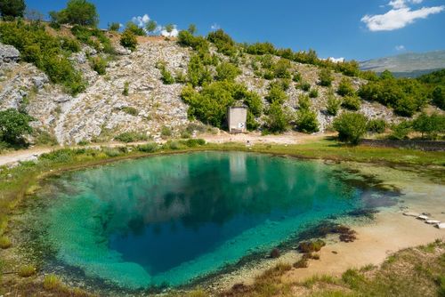 Où partir pour admirer ces piscines naturelles aux eaux émeraude ? (Il y en a en Europe !)