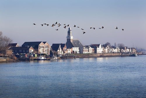 À 30 minutes de Rotterdam, ce petit village regorge de charmes et de balades en pleine nature ! 