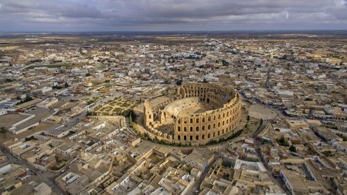Descubra El Jem, el anfiteatro mejor conservado del Imperio Romano.