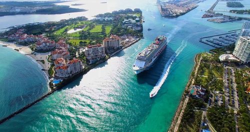 L'Oceano Atlantico e la Baia di Biscayne: Miami può essere visitata anche in barca