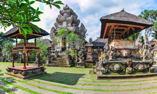 Auf Tuchfühlung mit den Affen, in Ubud