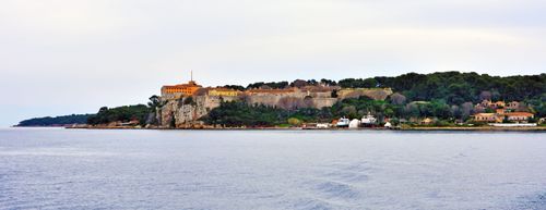 Entdecken Sie die Insel Sainte-Marguerite und ihr Unterwassermuseum