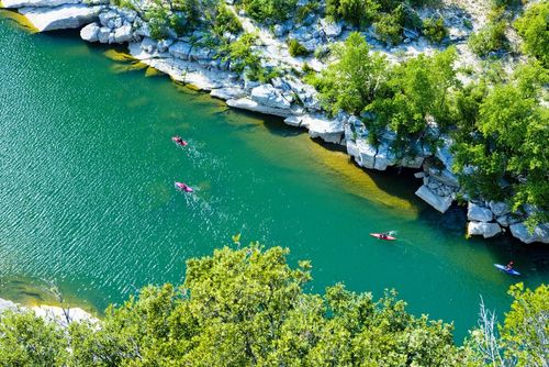 Ardèche, ecco le migliori attività all'aperto per scoprire la natura francese