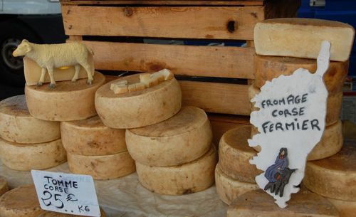 Corse : brocciu, brin d'amour... des fromages rares et doux à tester (certains n'existent que sur l'île) !