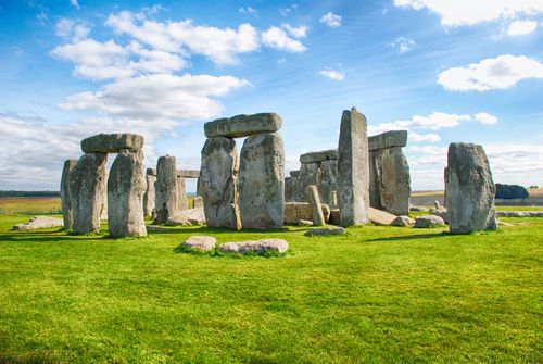 Il existe un passage secret qui permet de visiter Stonehenge gratuitement, on vous explique comment y accéder !