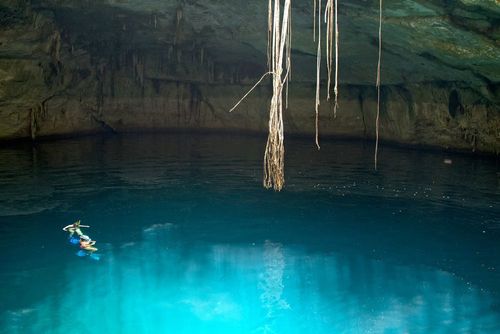 Ce cénote mystique, perdu au milieu de la jungle et ignoré des touristes, est l’un des plus beaux secrets du Yucatán