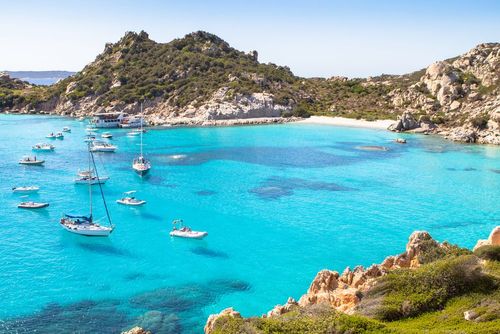 Echappez aux plages bondées et découvrez ce petit coin de paradis aux eaux cristallines de la Sardaigne 