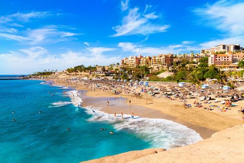 Météo ensoleillée toute l'année, plages aux eaux turquoise... Connaissez-vous l'archipel du printemps éternel ? A découvrir cet automne 