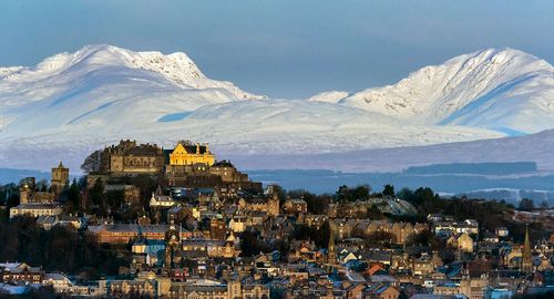 Si proche et pourtant méconnues, découvrez les splendeurs de Stirling en Ecosse pour la Toussaint !