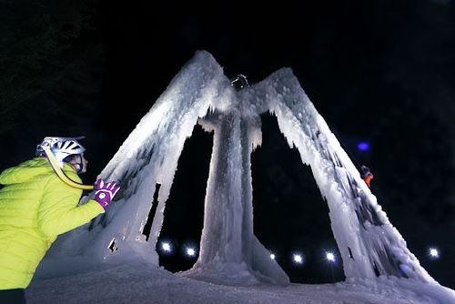 L'arrampicata su ghiaccio: un'attività insolita da scoprire!